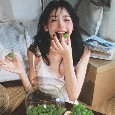 背带短裤丧尸来袭